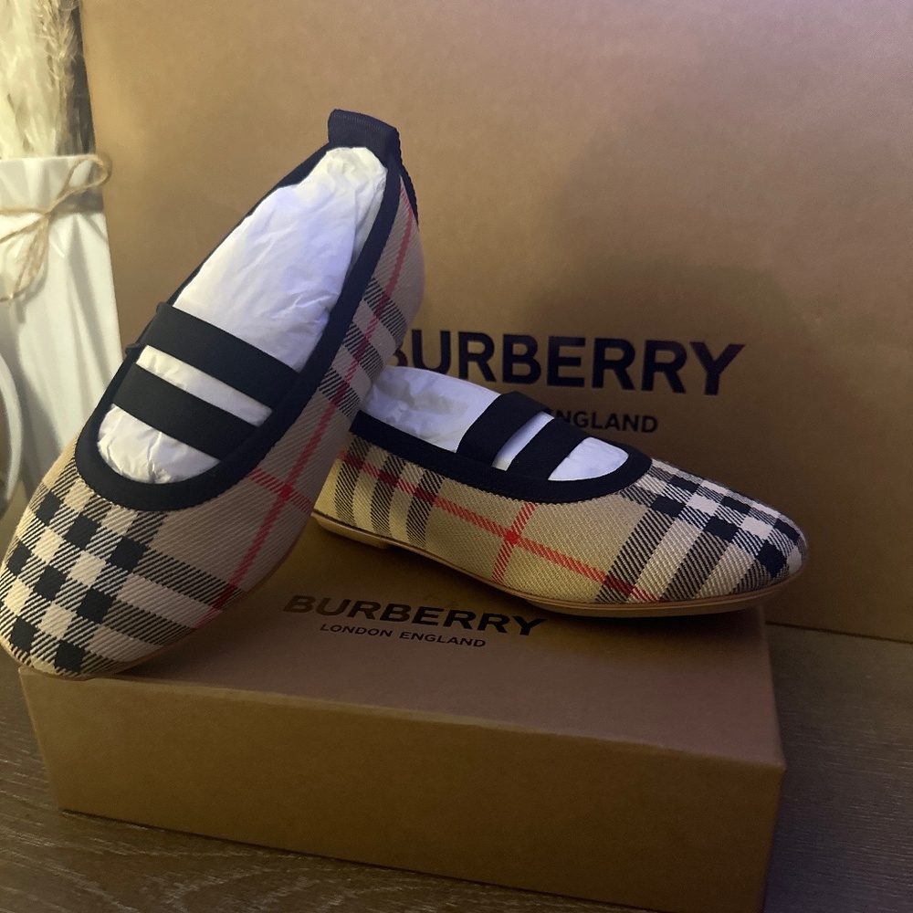 Kid’s Burberry Ballerina Shoe